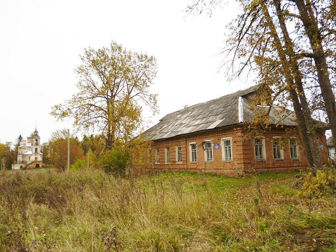 Погода в перелучах. Старая школа. Перелучи школа.